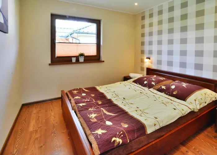 Homes Near The Lake, Mini Zoo *